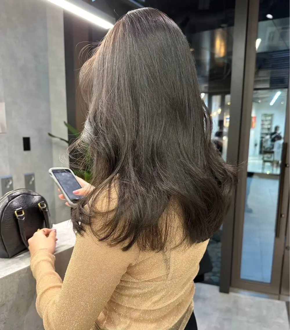 ミディアム 透明感カラー🩶 ／𝑅𝑖𝑘𝑜のヘアスタイル