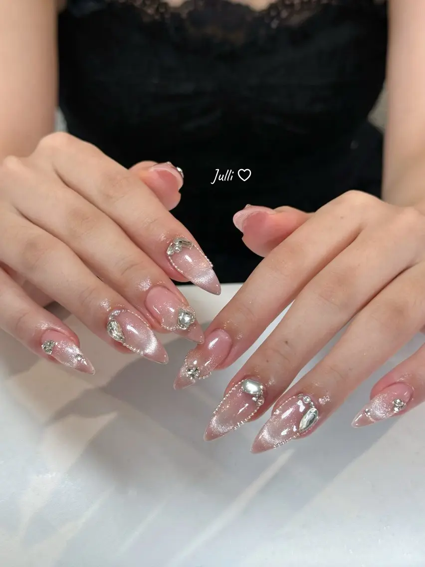 ネイル フレンチネイル ジェルネイル キラキラネイル 韓国ネイル レース Julli NailStudioのネイルデザイン