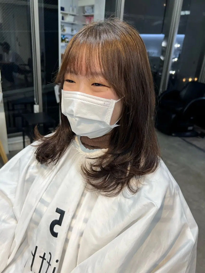 セミロング カラー パーマ ヘアアレンジ くびれヘア 顔まわりレイヤー 韓国風ヘア くびれレイヤー レイヤーカット ショートヘア原宿 fifth コシのヘアスタイル