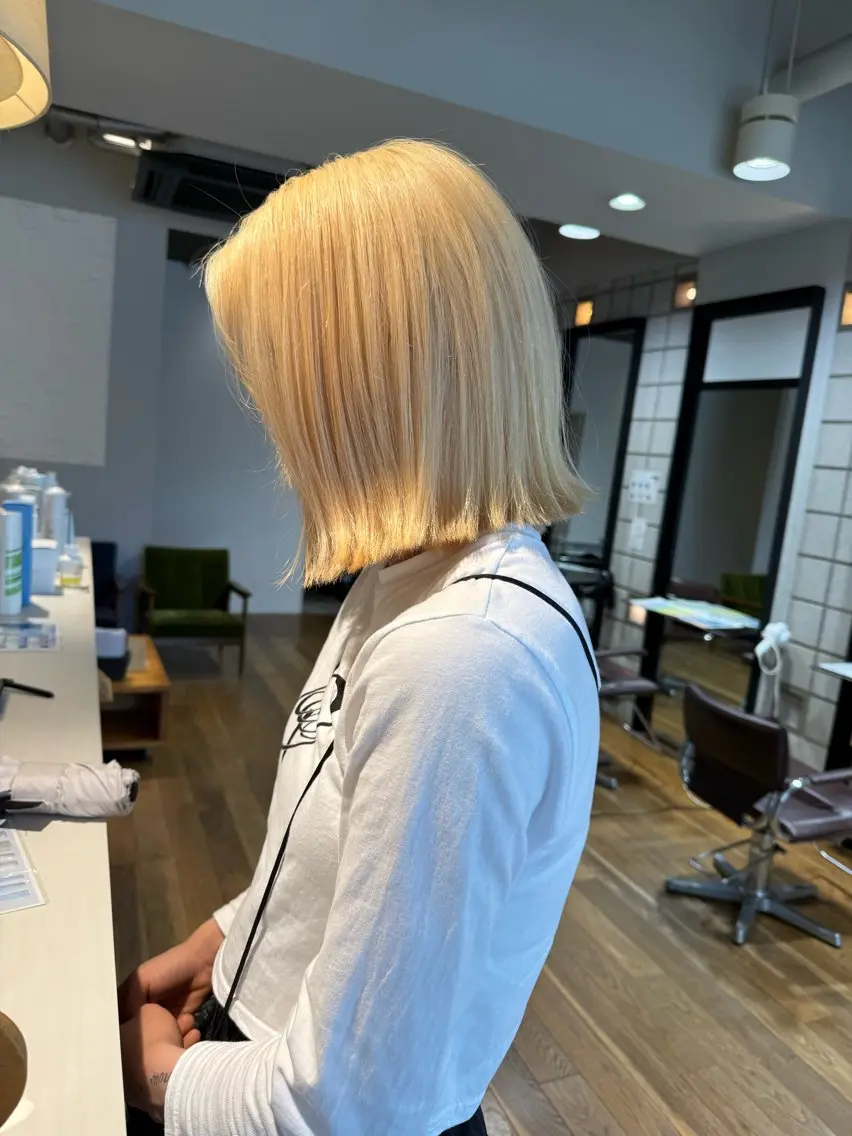 ショート ボブ ヘアカラー 松本  夏海のヘアスタイル