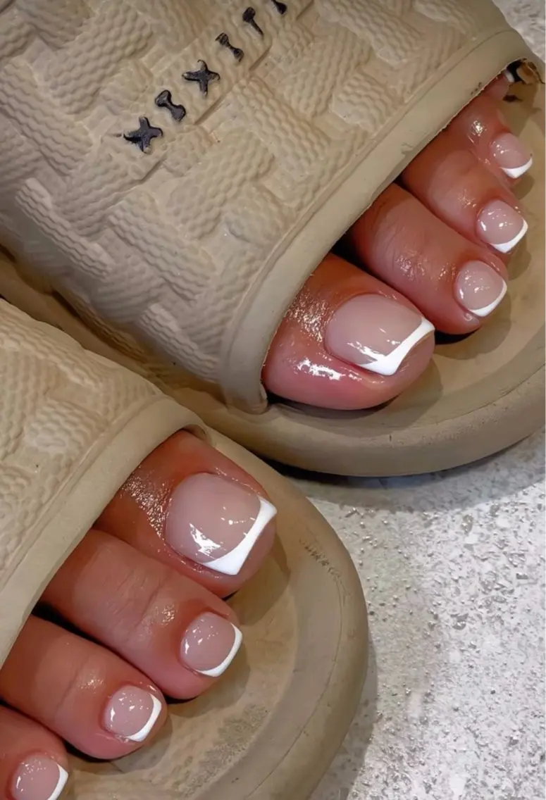 ネイル フットネイル 氷ネイル・うるうるネイル マットネイル ニュアンスネイル リボン フットネイル Akina Nailのネイルデザイン