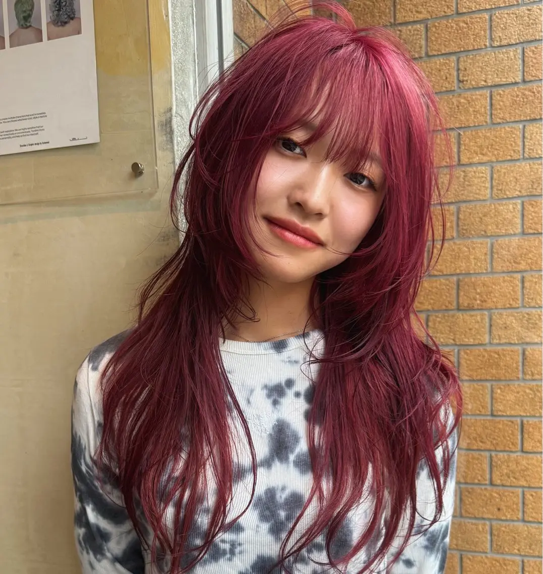 ロング カラー カシス レッドカラー ヘアカラー 池田 早希のヘアスタイル