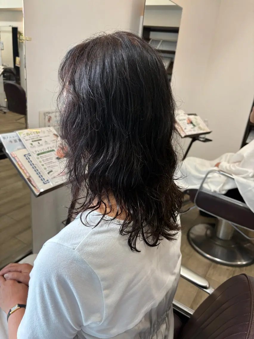 ミディアム パーマ 桑田 彩奈のヘアスタイル