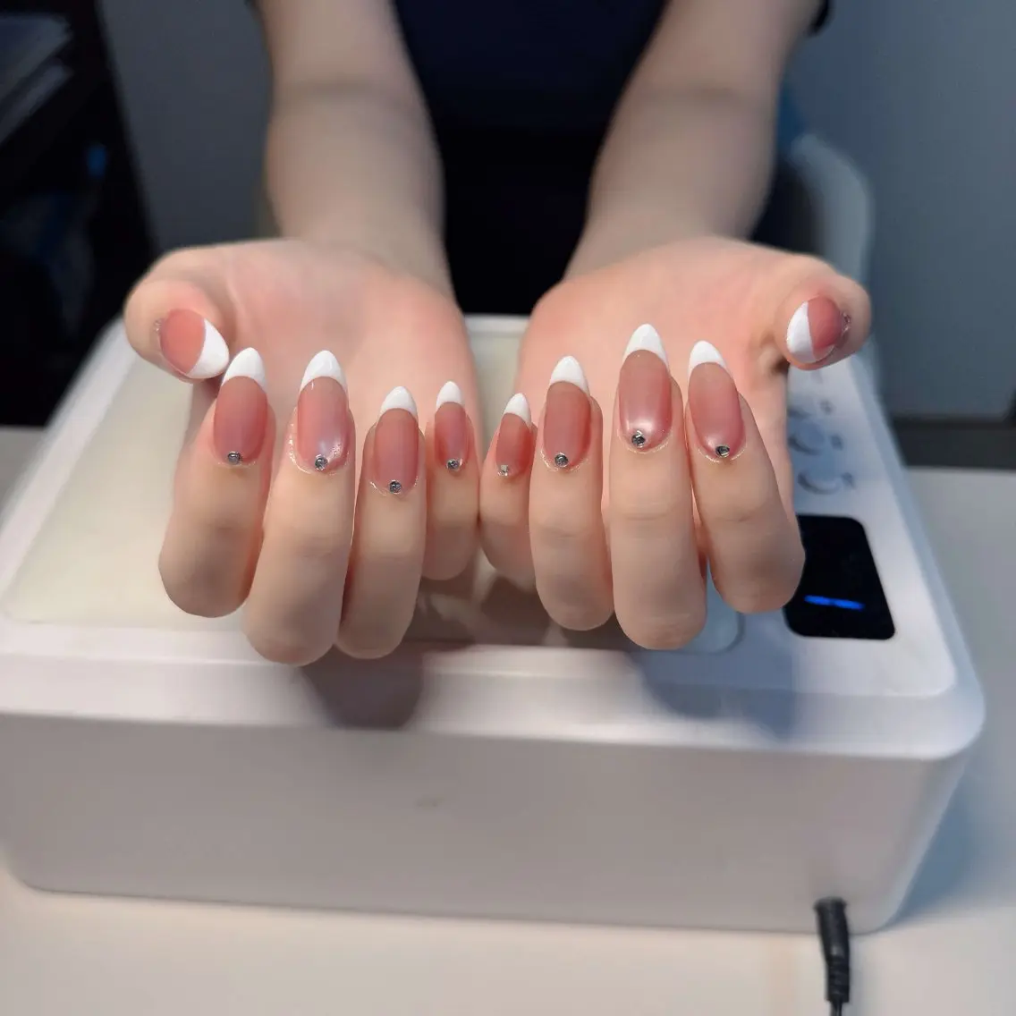 ネイル チークネイル フレンチネイル グラデーション 韓国ネイル マグネットネイル Hana Nailのネイルデザイン