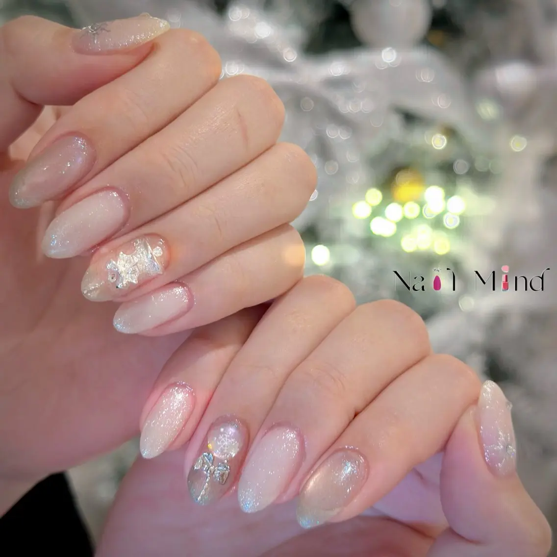 ネイル ラメ(グリッター) 冬ネイル クリスマス ハンドネイル NailMind Tokyoのネイルデザイン