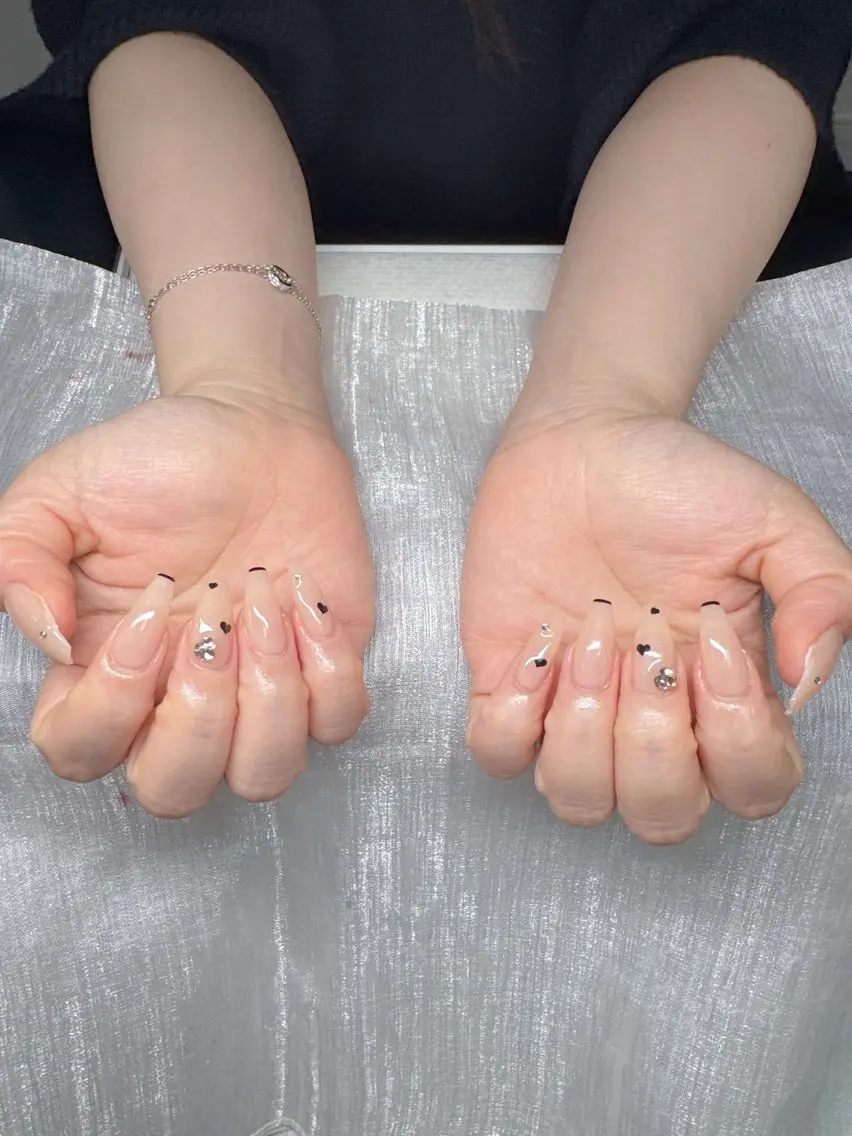 ネイル 長さ出し グラデーション 卒業式 キラキラネイル マグネットネイル Lee Nailsのネイルデザイン