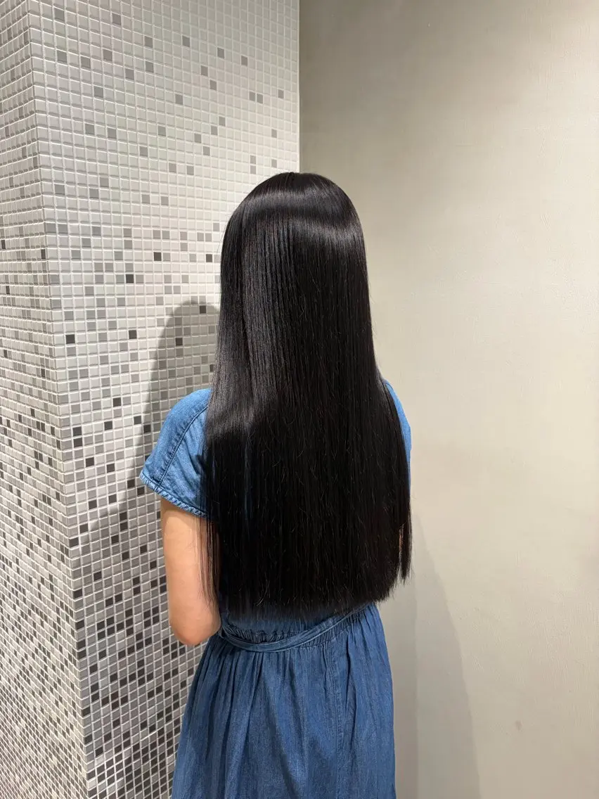 セミロング カット 縮毛矯正 縮毛矯正WATARU 髪質改善 レイヤーのヘアスタイル