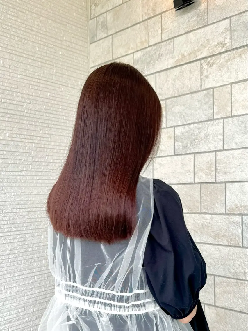 ミディアム カラー イルミナカラー ヘアカラー YUKA .のヘアスタイル