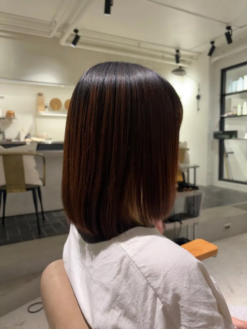 ミディアム 縮毛矯正 UNBIRTHDAY amiのヘアスタイル