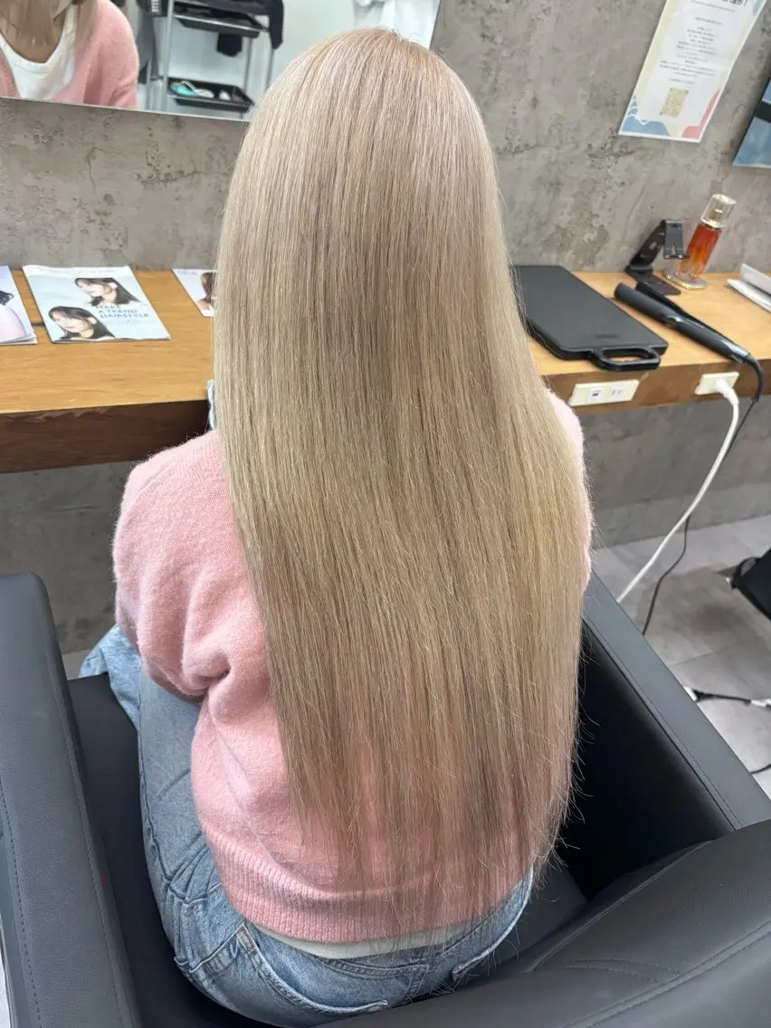 ロング カラー ヘアアレンジ ベージュカラー ブロンド ブロンドベージュ エクステ ヘアカラー エクステ vizz by el yts 北谷ブリーチのヘアスタイル