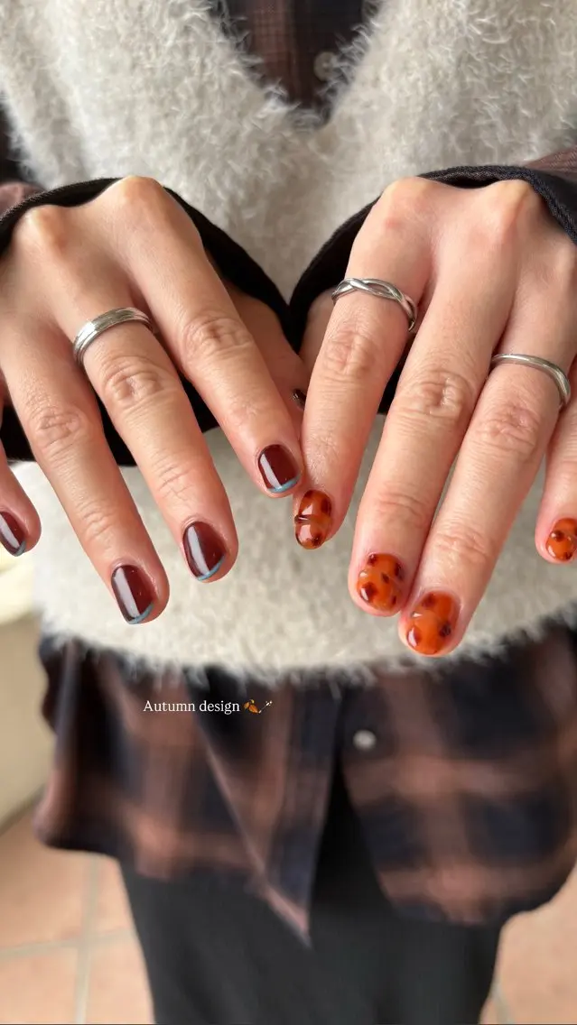 ネイル アートネイル ブラウン 水色 ワンカラーネイル ハンドネイル GLUCK nail kanamiのネイルデザイン