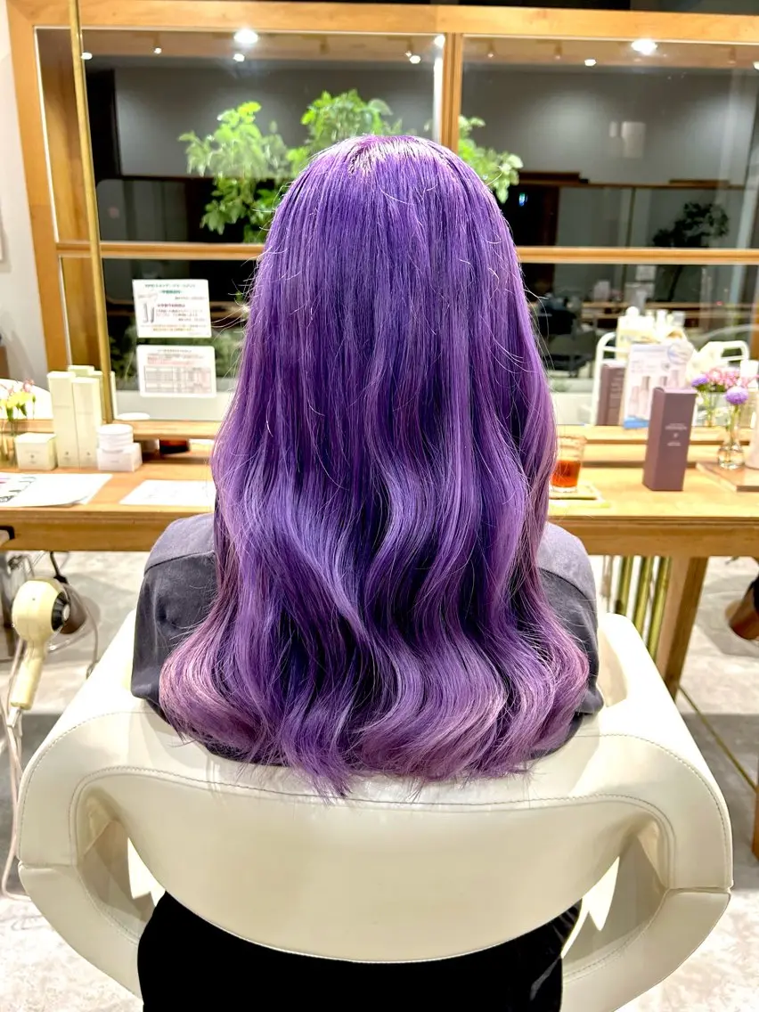 セミロング カラー バイオレットカラー ヘアカラー 佐藤 悠生 メンズパーマ.カットのヘアスタイル