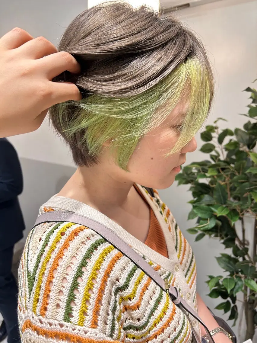 ショート カラー 薄田 珠美のヘアスタイル