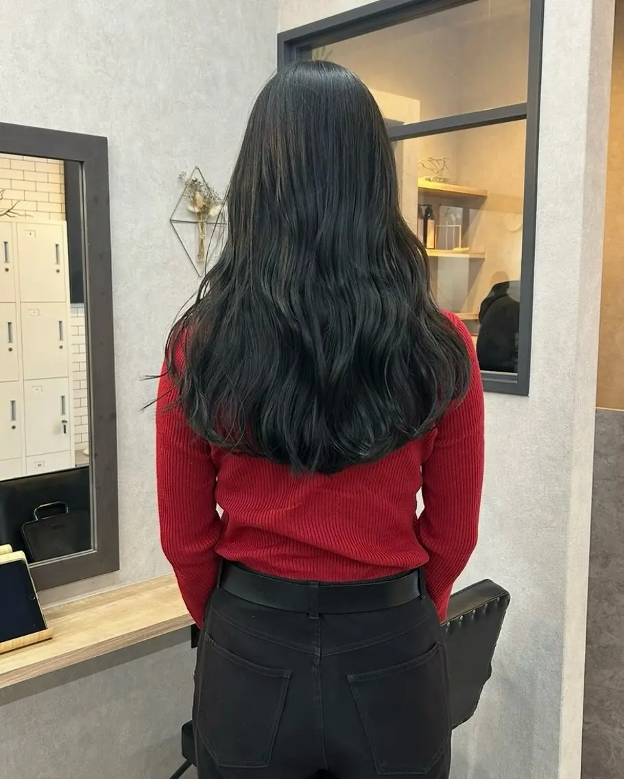 ロング カラー オリーブグレー カット ヘアカラー トリートメント いなみね はるきのヘアスタイル