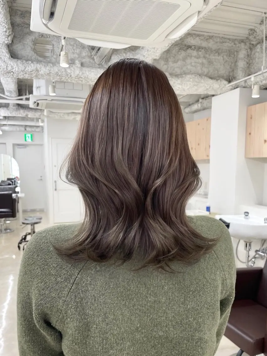 セミロング カラー カット ヘアカラー トリートメント ヘアセット 新宿/韓国ヘア/ 髪質改善ストレートのヘアスタイル