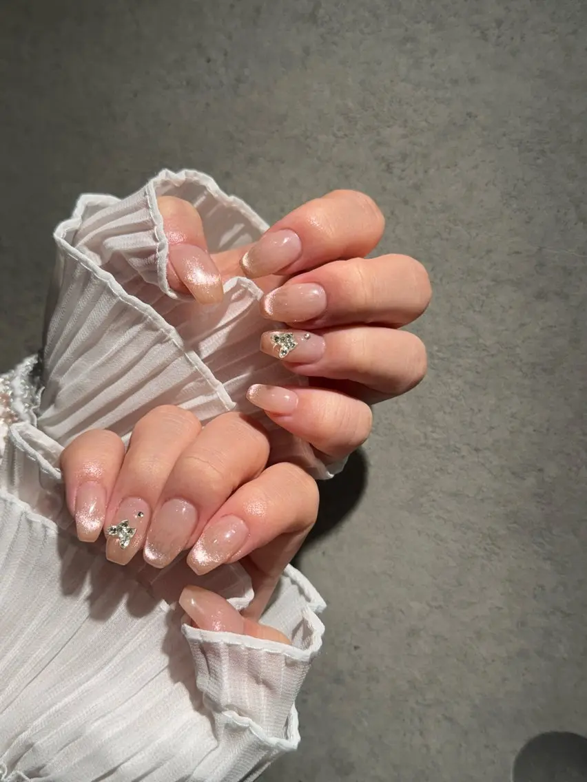 ネイル ハンドネイル I-nailロング /ワンホン/キラキラのネイルデザイン