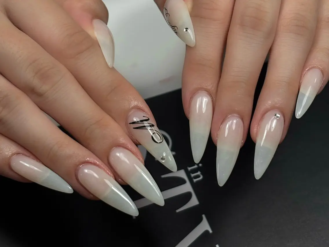 ネイル ジェルネイル キラキラネイル ロングネイル マグネットネイル 持ち込み ハンドネイル Sully Nail  Labのネイルデザイン