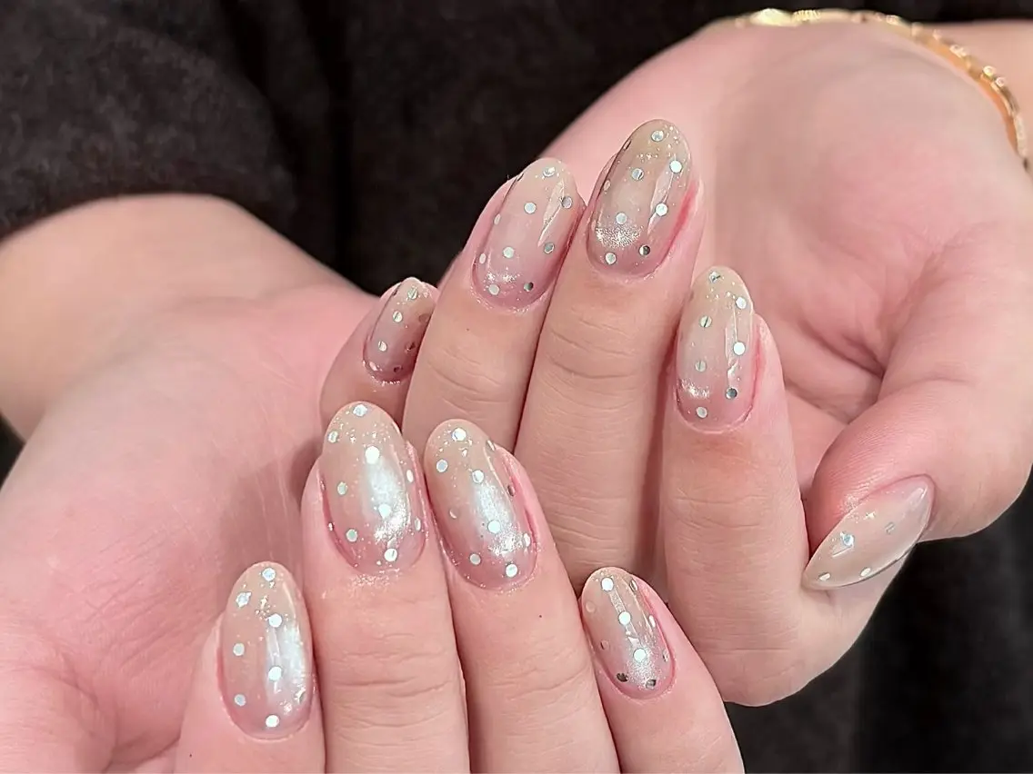ネイル オーロラネイル 長さ出し フレンチネイル ジェルネイル ガラスフレンチ ハンドネイル Rela・S NAILのネイルデザイン