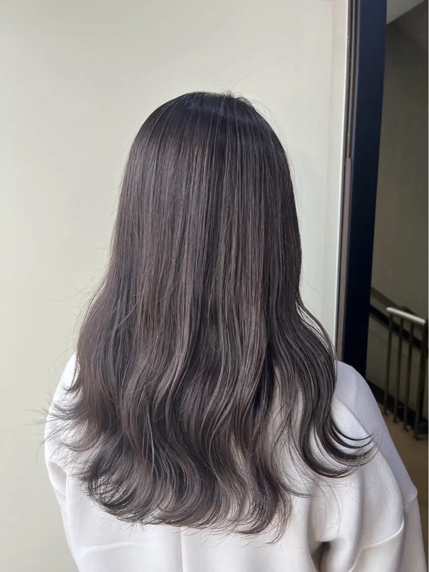 ロング カラー ヘアカラー トリートメント Aimee Shieのヘアスタイル