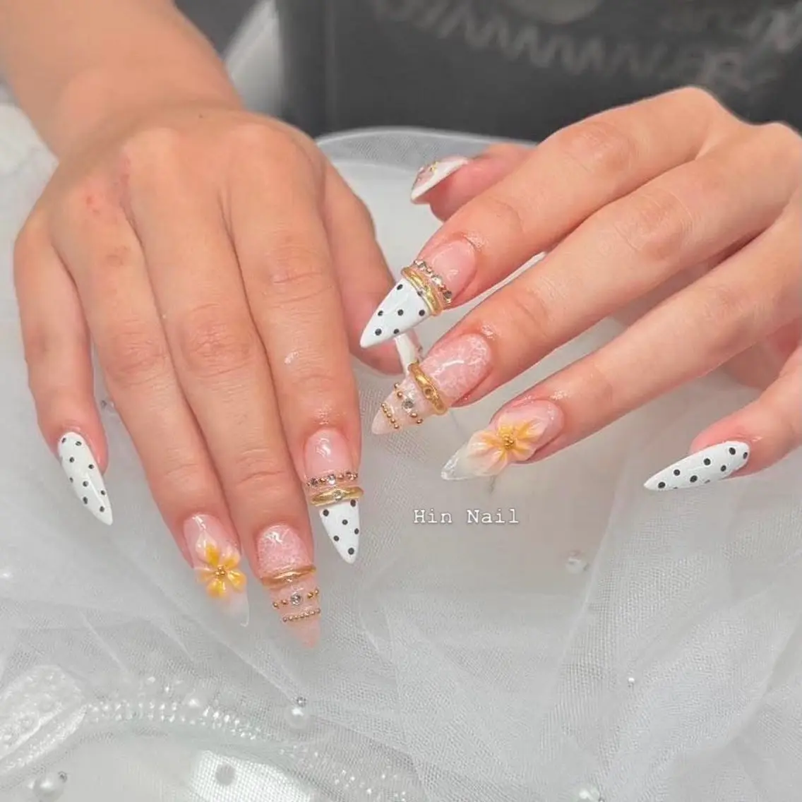 ネイル チークネイル ドット フットネイル フレンチネイル 韓国ネイル ハンドネイル Hym Nailのネイルデザイン