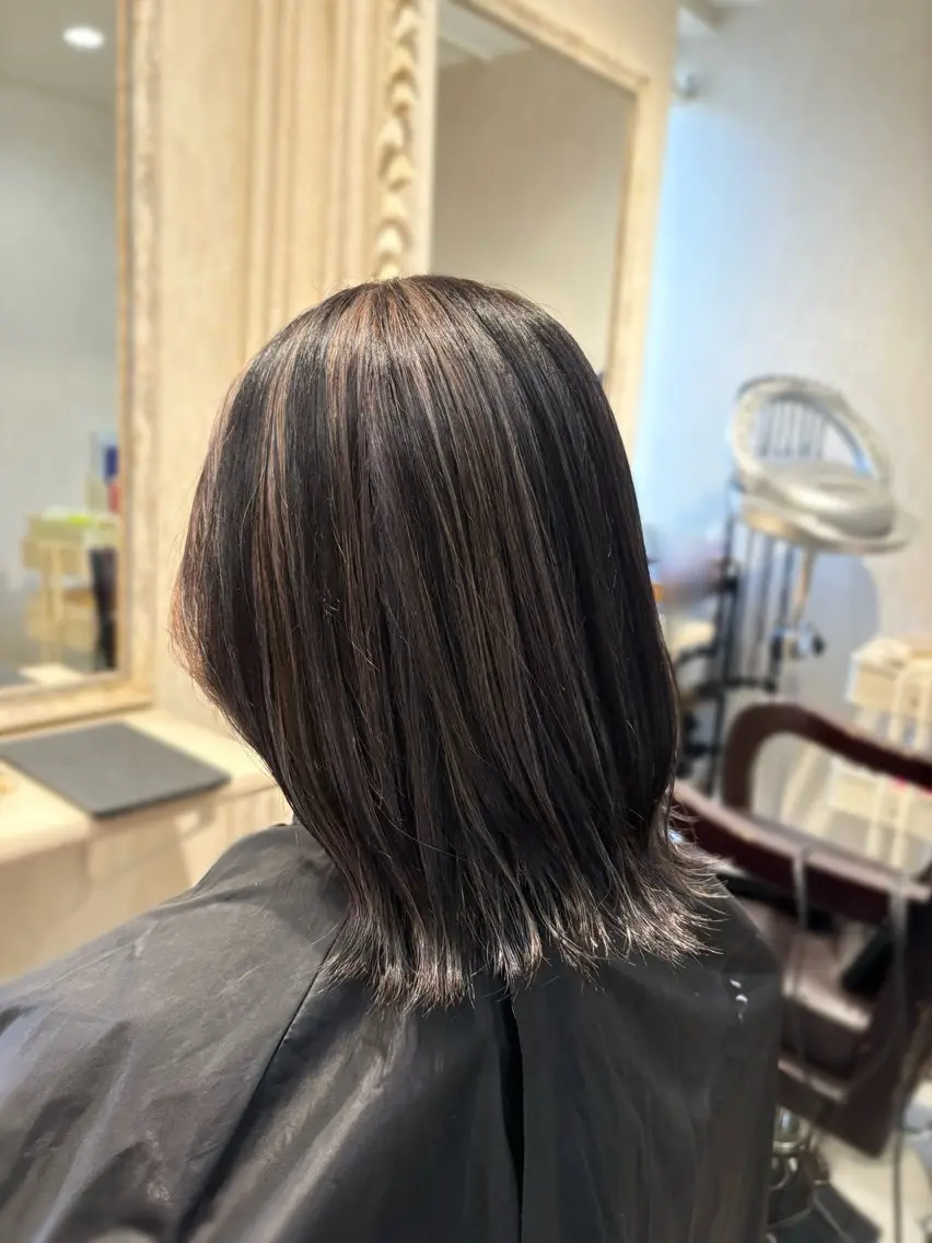 ミディアム カラー アッシュ アッシュブラウン ブリーチ ブラウンカラー グレージュ ヘアカラー トリートメント saya （サヤ）のヘアスタイル