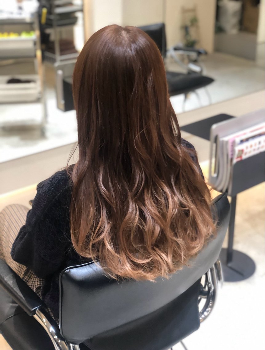 ロング カラー ブラウンカラー グラデーションカラー ヘアカラー 岡本 和未のヘアスタイル