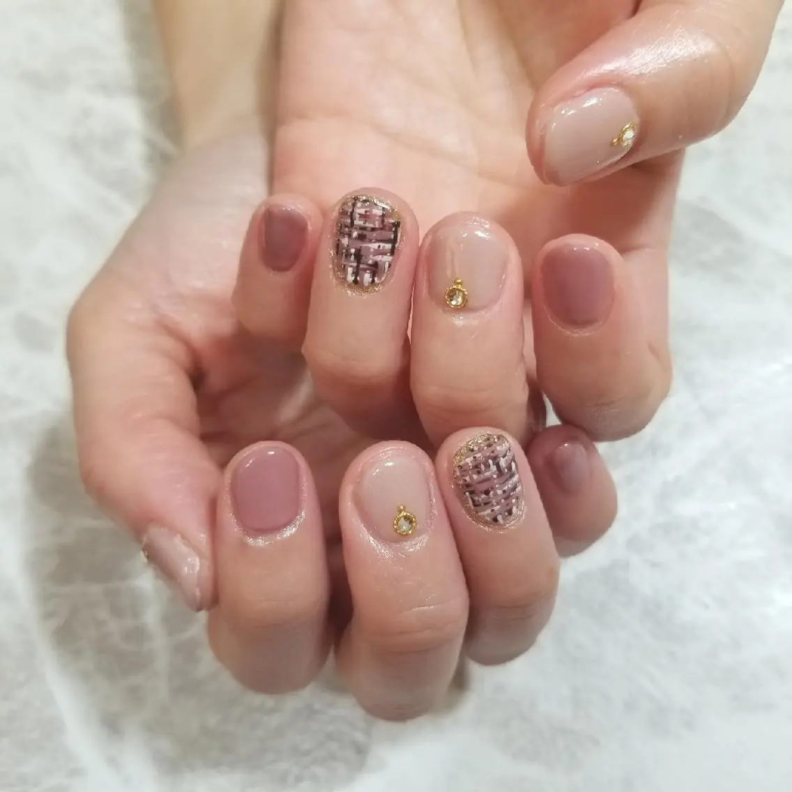 ネイル ツイードネイル ハンドネイル nijiiro🌈 サトウのネイルデザイン