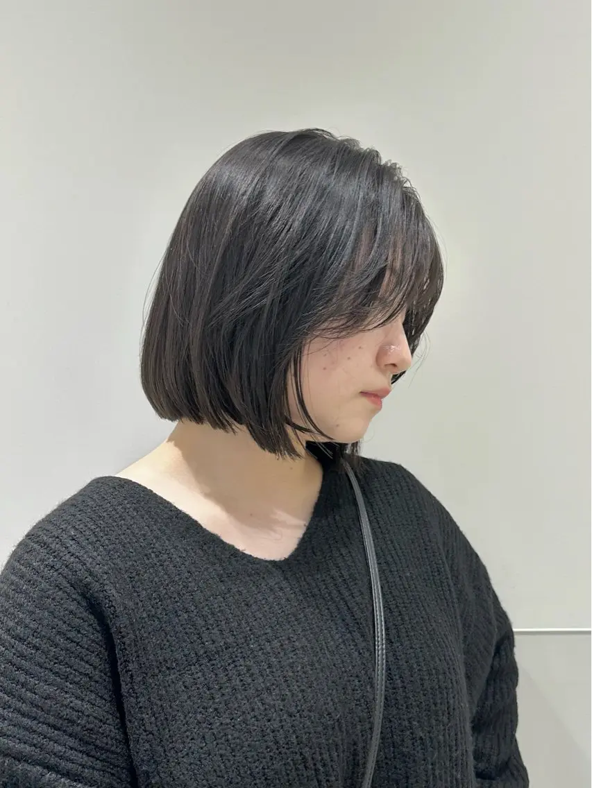 ショート カラー パーマ ヘアアレンジ メンズ 切りっぱなしボブ メンズ韓国風 ボブ くせ毛 髪質改善 切りっぱなしヘアボブ ミディアムヘアRYOのヘアスタイル