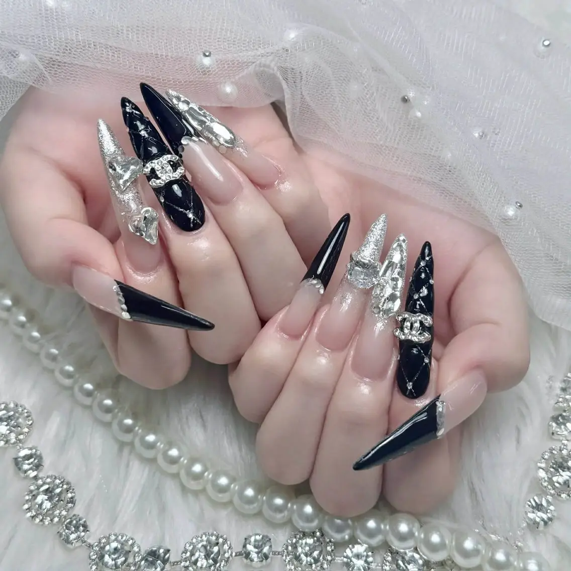 ネイル キラキラネイル 韓国ネイル マグネットネイル 持ち込み ネイルチップ ハンドネイル Chiee Bling.Nailのネイルデザイン
