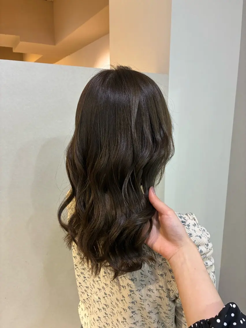 カラー グレージュ ミント ハナダ メイのヘアスタイル