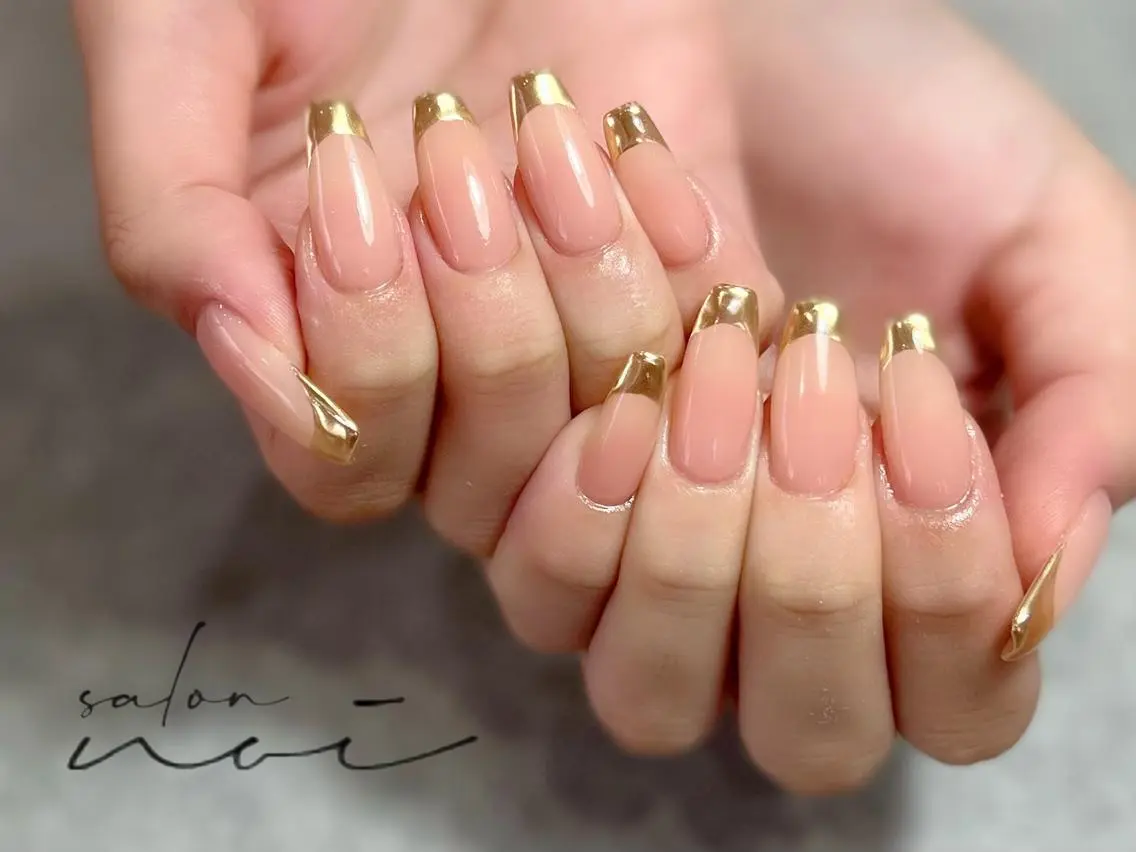 ネイル フレンチネイル ゴールド ミラーネイル ハンドネイル salon noiのネイルデザイン