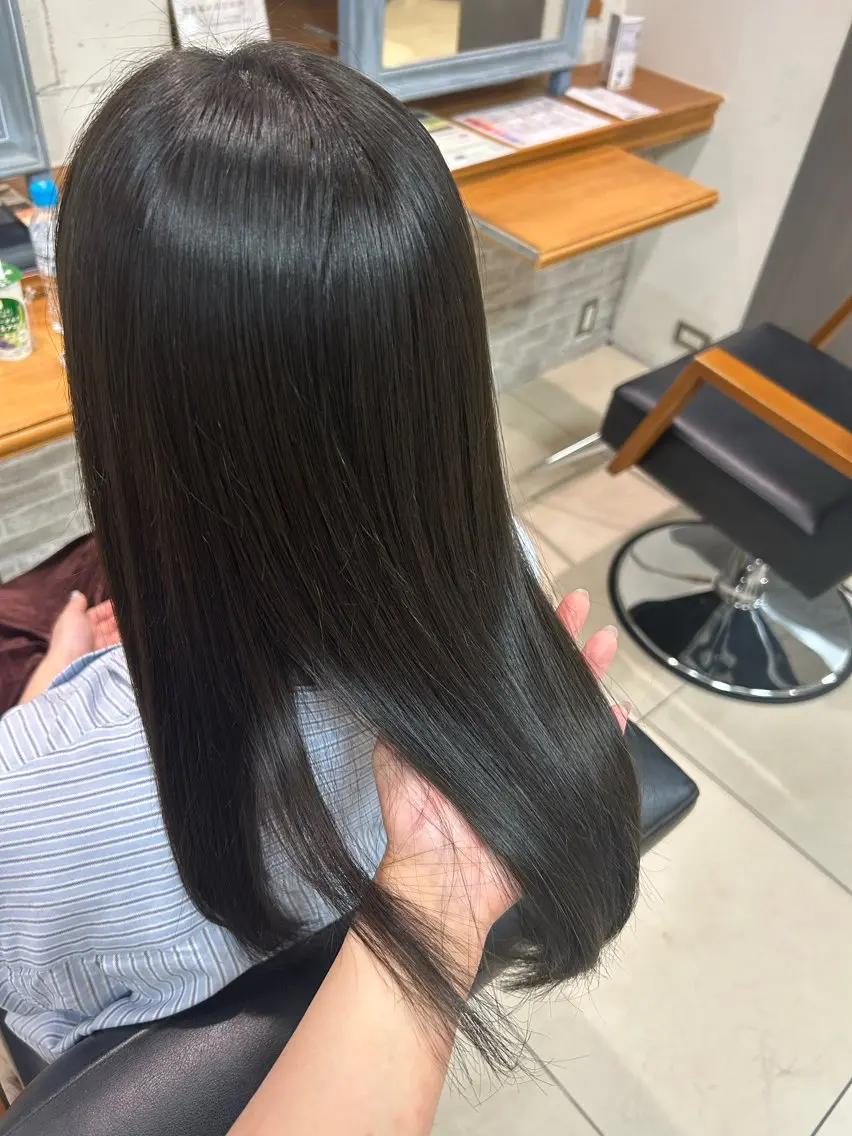 カラー グレージュ オリーブグレージュ オリーブグレー 暖色カラー/アレンジ /束間まつげ🌼のヘアスタイル