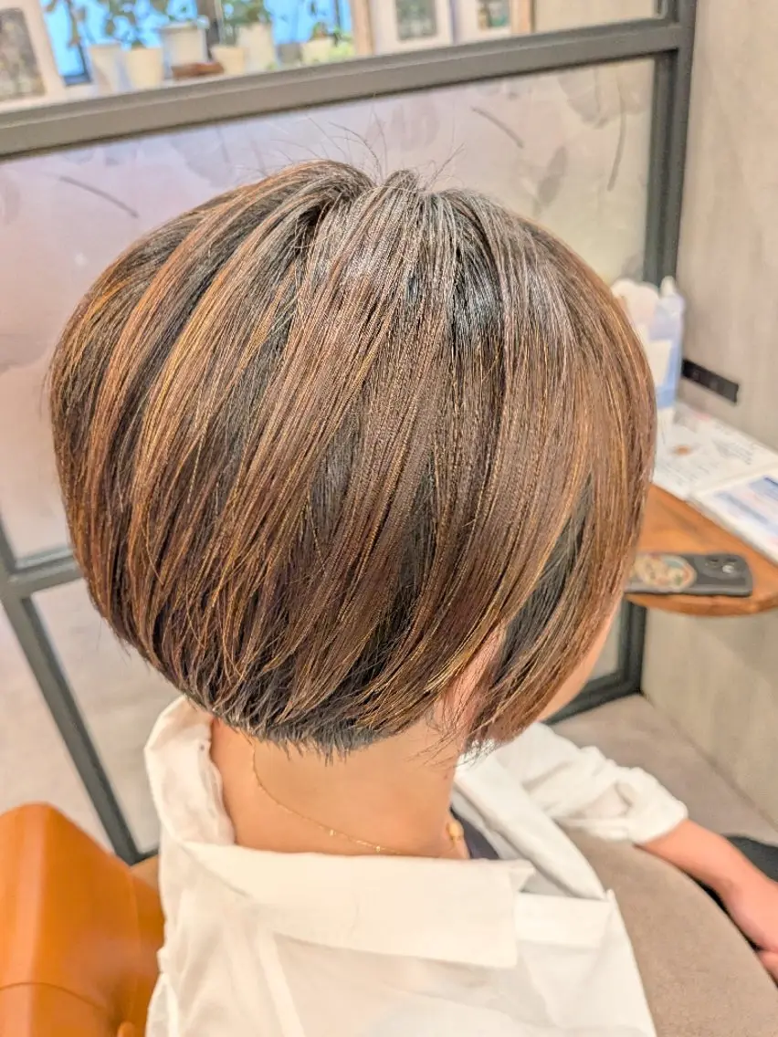 ショート カラー ハイライトカラー ハイライト ショートヘア カット ヘアカラー hair＆make Lokahi リホのヘアスタイル