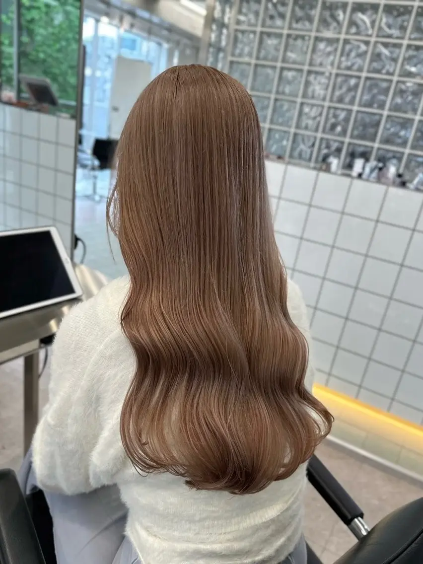 ロング カラー アッシュ ベージュカラー ブリーチ ケアブリーチ 透明感カラー ヒヤジョウ ユウナ／cinqのヘアスタイル