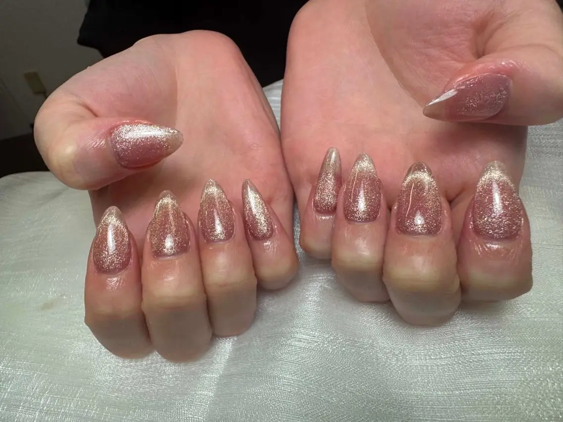 ネイル チークネイル フレンチネイル ジェルネイル ラメ(グリッター) ラメグラデーション MEO NAIL 中野 研修ネイリストのネイルデザイン
