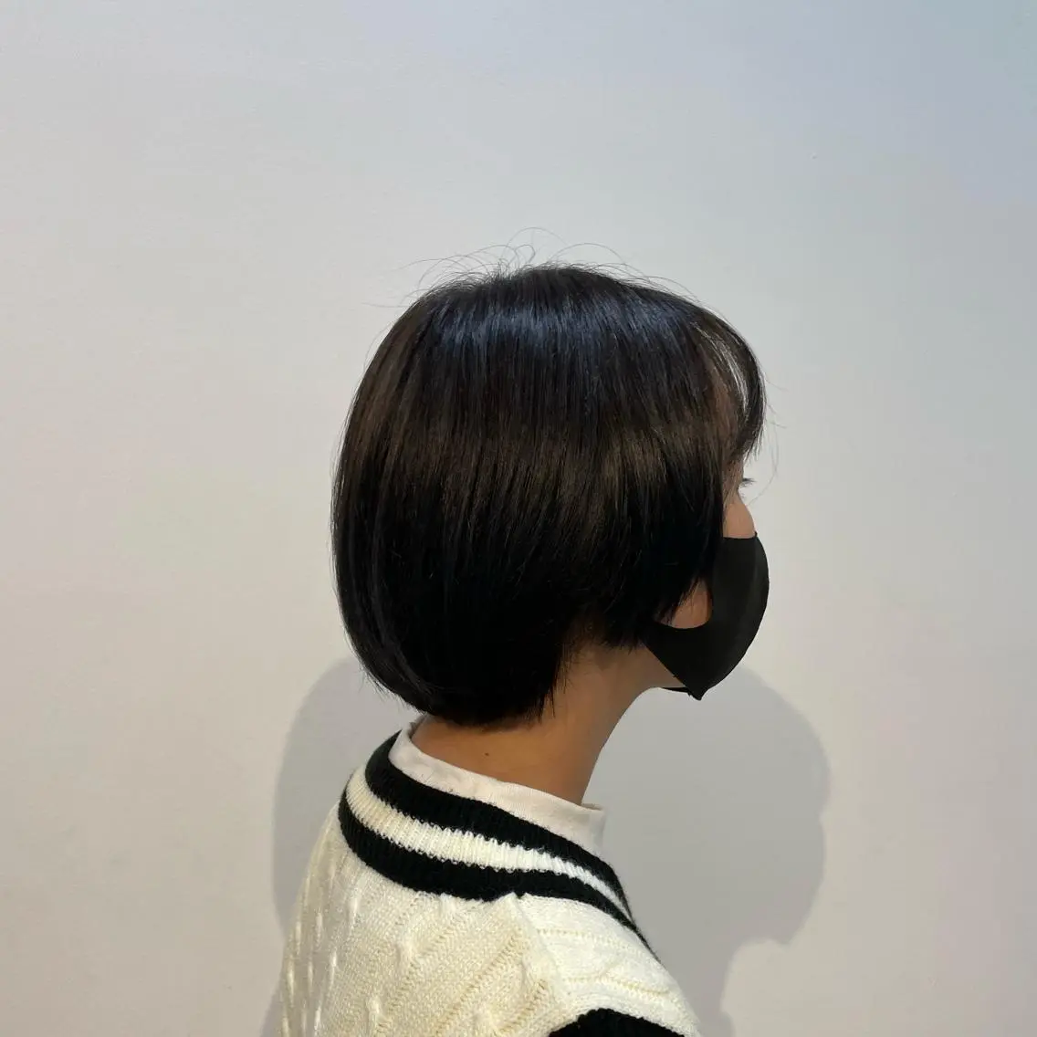 カラー 黒髪 ブリーチ ブルーカラー ブルーブラック 透明感カラー 井上 葉月のヘアスタイル