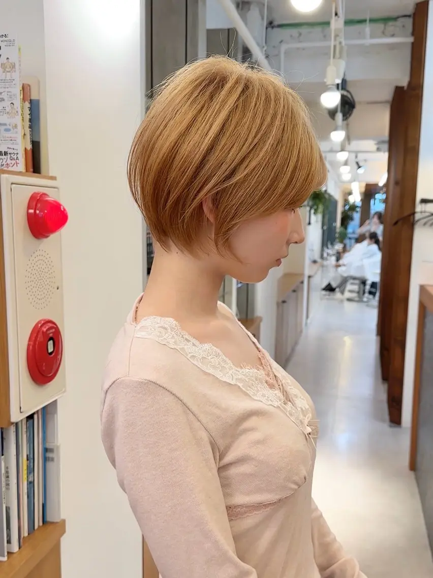 ショート カラー ショートボブ 丸みショート ベージュカラー ブリーチ 透明感カラー 似合わせボブ/矯正 /ハイトーン/ひさとのヘアスタイル