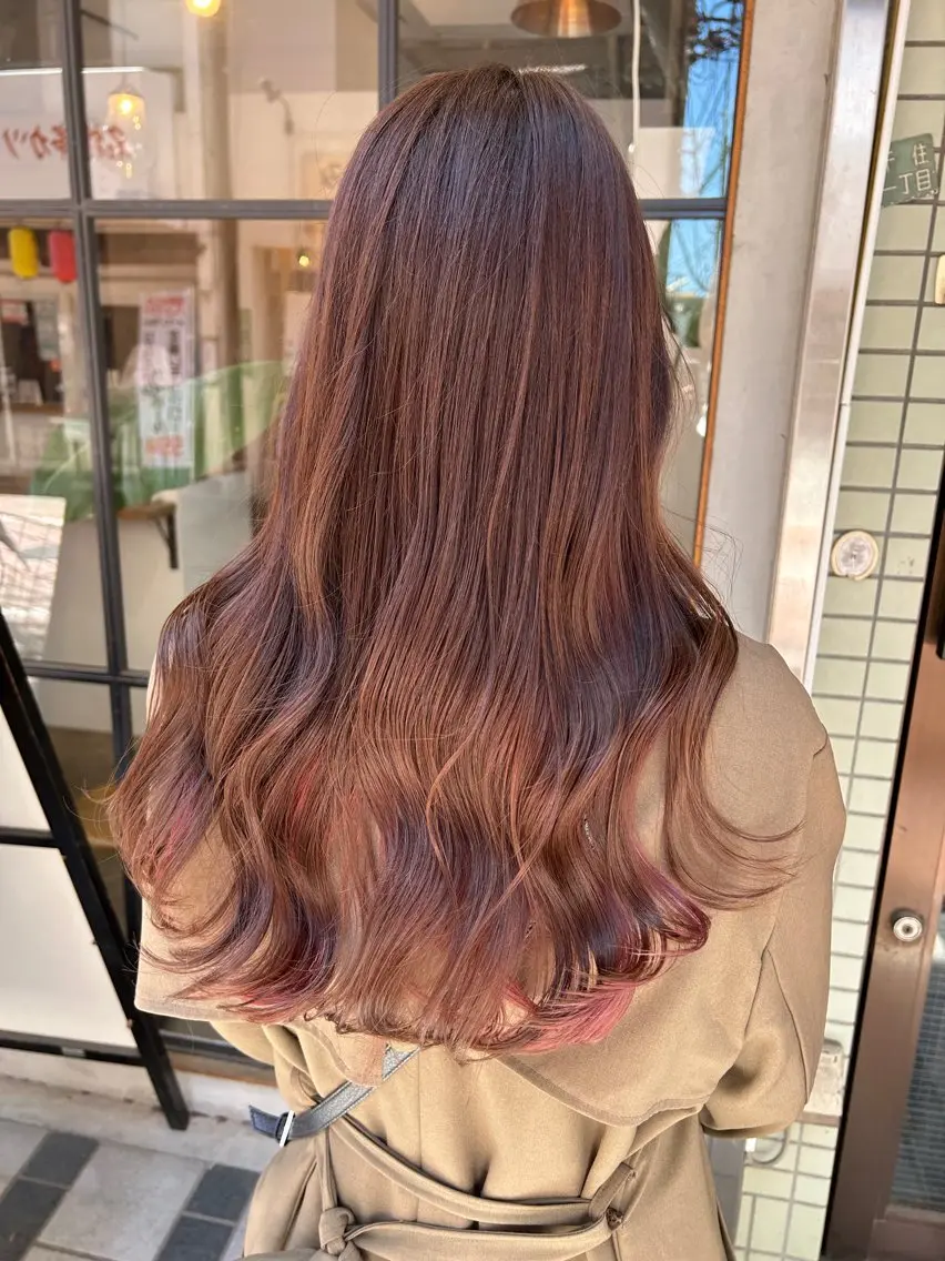 ロング カラー ベージュカラー ブリーチ ブラウンカラー インナーカラー ピンクカラー 鈴木豪真 【🎨ブリーチ】のヘアスタイル