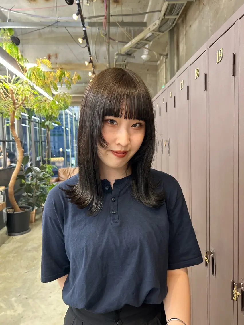 セミロング カラー 透明感カラー オリーブカラー maho/垢抜け カラーパーマメイクのヘアスタイル