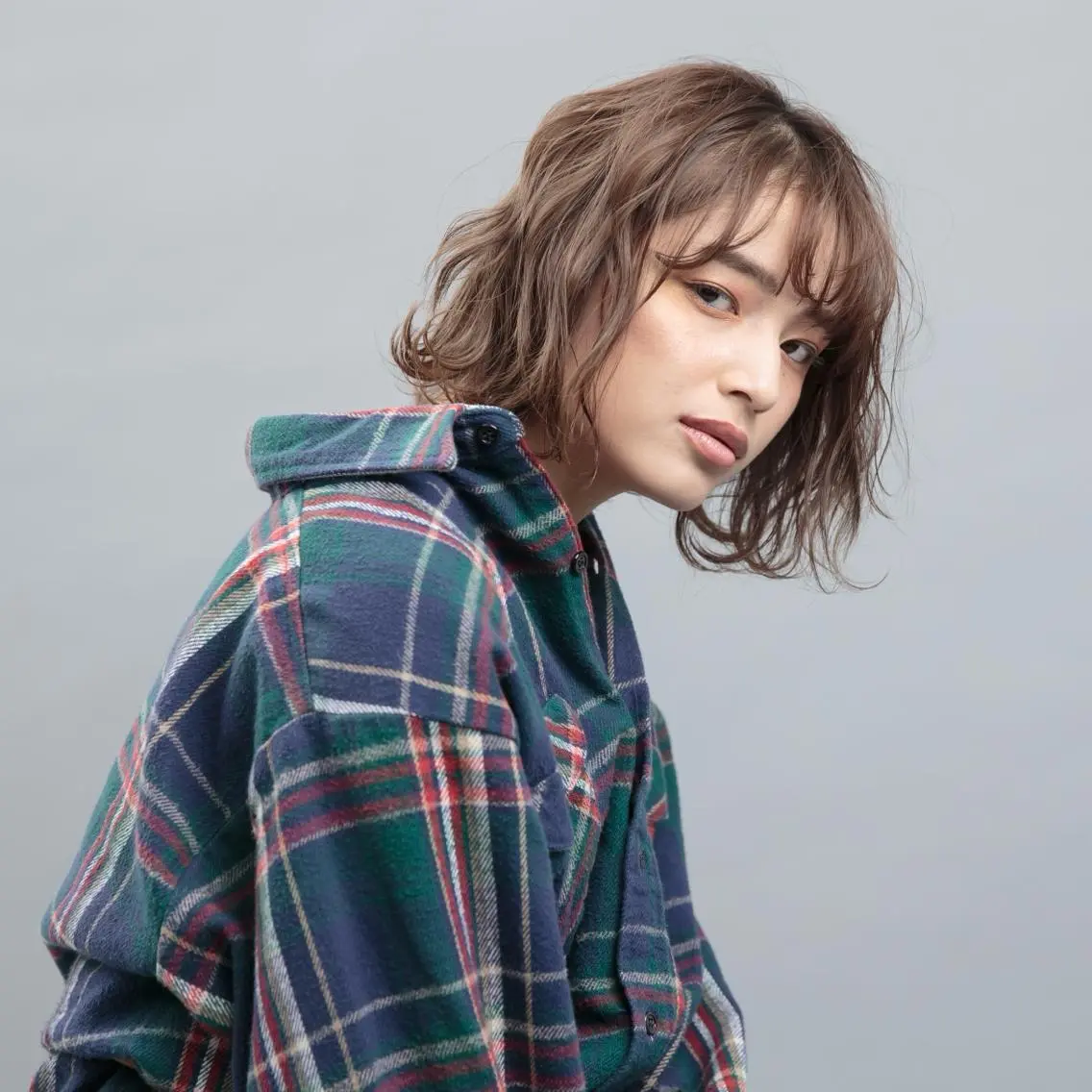 ミディアム アッシュ 外国人風カラー ハイライト 髪質改善 韓国風ヘア カット ヘアカラー Lino by hoNuaのヘアスタイル