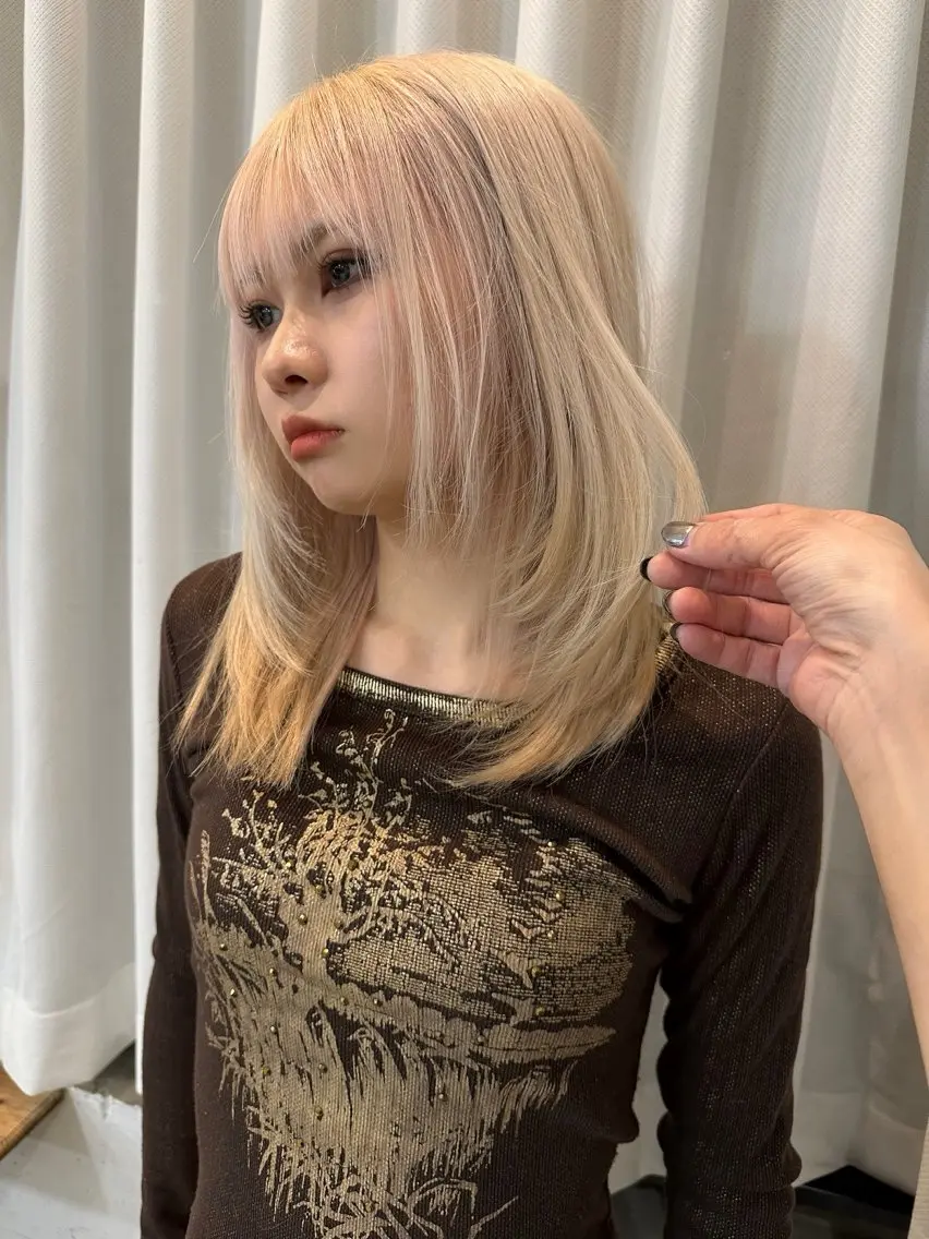 ミディアム レイヤーカット 特化美容師のヘアスタイル