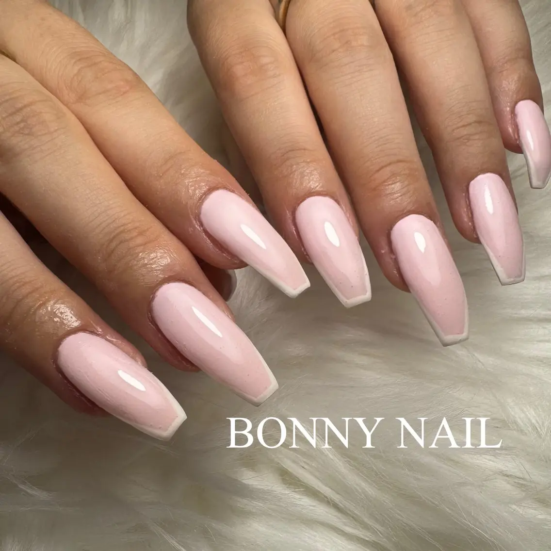 ネイル フレンチネイル ハンドネイル BONNY NAIL 【えみか】のネイルデザイン