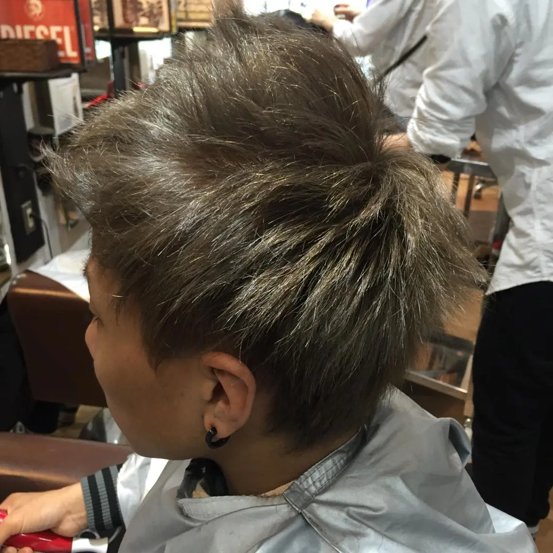 ショート カラー アッシュ ヘアサロンオスカー 岸和田蛸地蔵店のヘアスタイル
