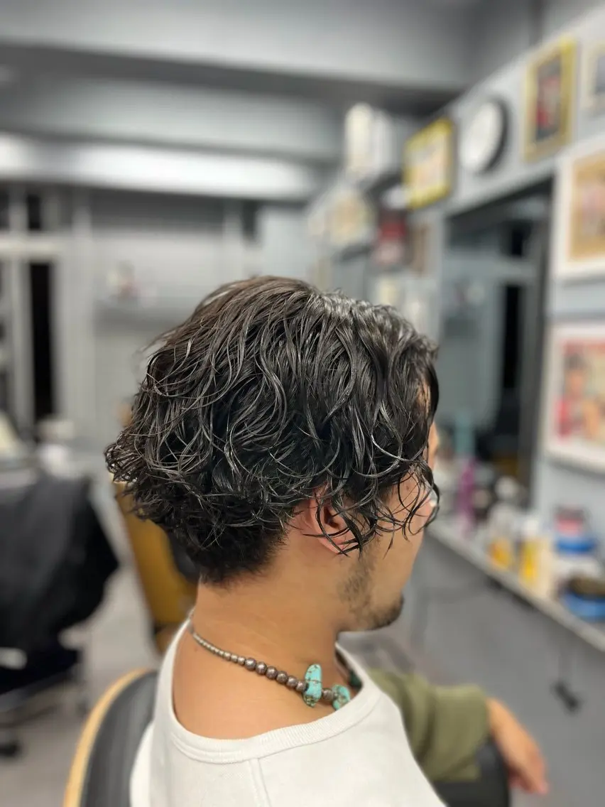 ミディアム パーマ メンズ カット パーマ トリートメント 池袋メンズパーマ フェード純平のヘアスタイル