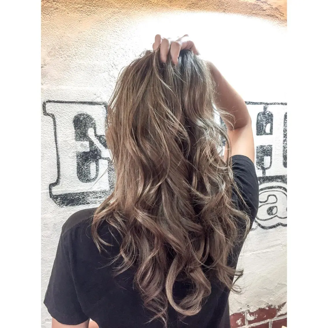 ロング EIGHT plum TOKIOリミテッドのヘアスタイル