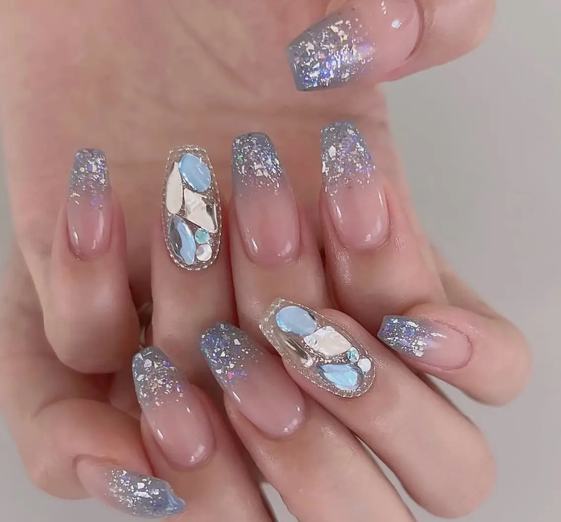 ネイル アートネイル フレンチネイル ジェルネイル ガラスフレンチ グラデーション Queeens nailのネイルデザイン