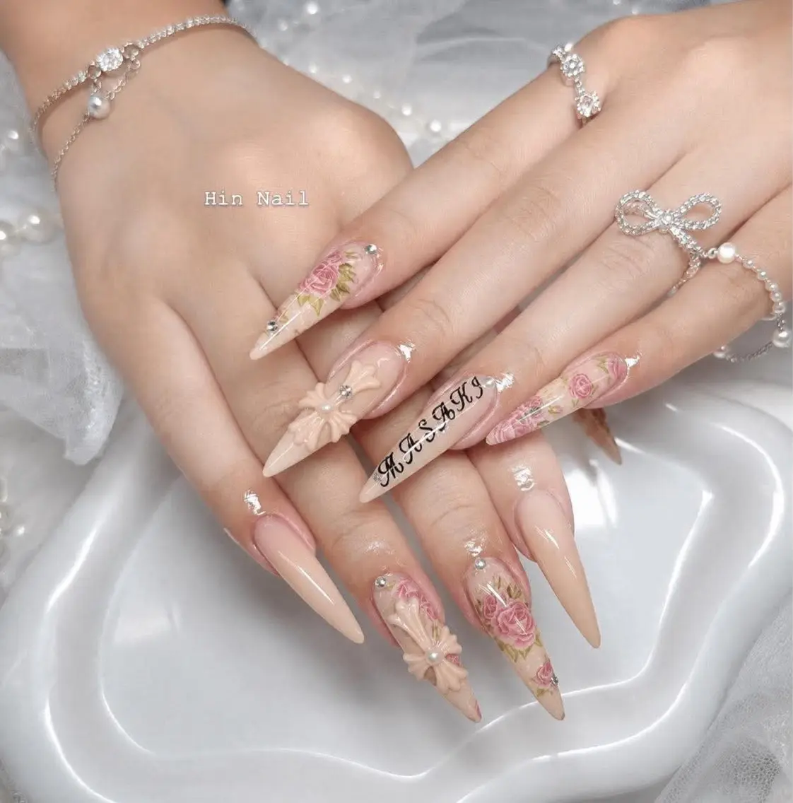 ネイル ハンドネイル Hin Nailのネイルデザイン
