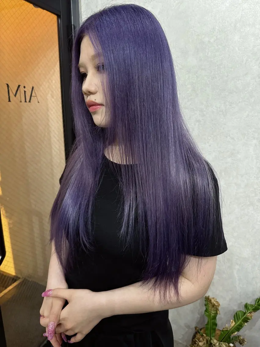 ロング カラー ラベンダーカラー AIRI layer cut hairのヘアスタイル