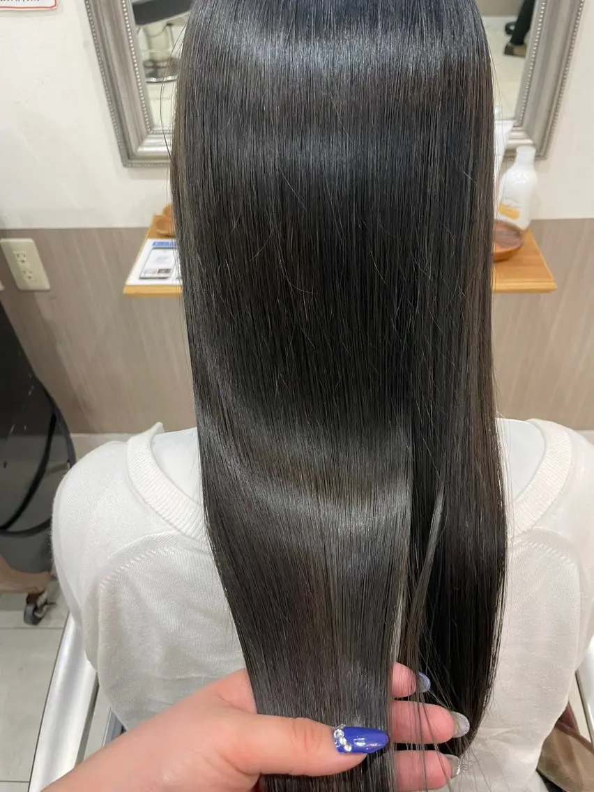 セミロング カラー Hika.ハイトーン 髪質改善🩵ᩚ🫧のヘアスタイル