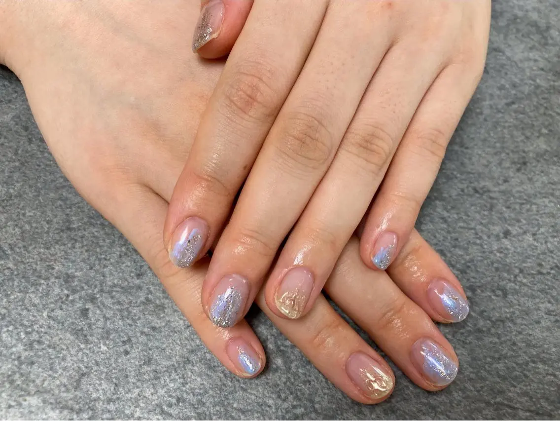 ネイル キラキラネイル ハンドネイル mogunail &blowのネイルデザイン
